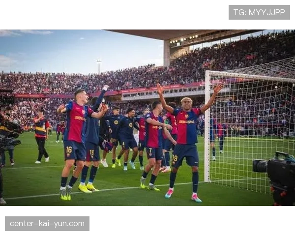 巴萨49分领跑积分榜 皇马4分之差紧追不舍